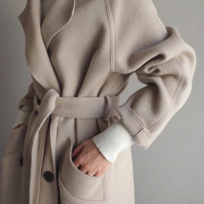 Women’s Lapel Cashmere Coat: Effortlessly Elegant for Cold Weather