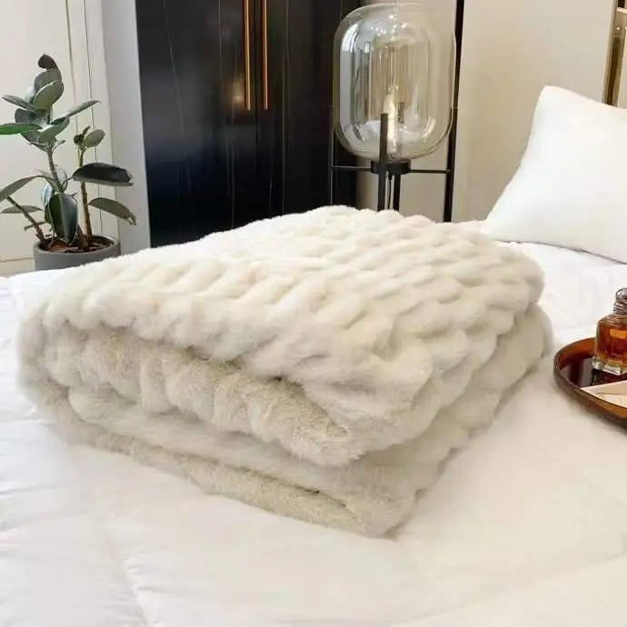 High-Grade Faux Fur Fleece Blanket – Ultra-Soft, Skin-Friendly, All-Season Comfort